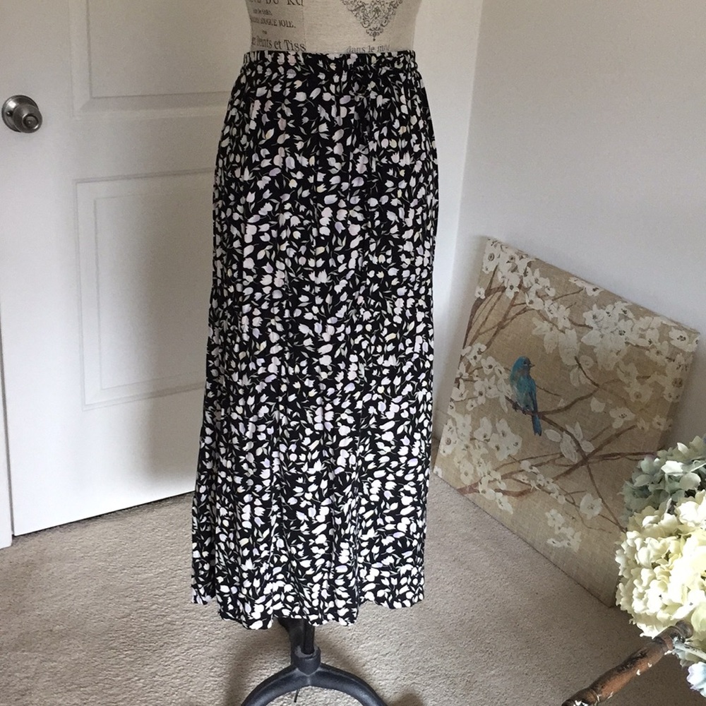 Sag Harbor Woman Tulip Skirt